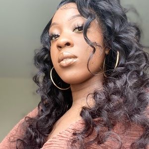 Meet your Posher, Makira